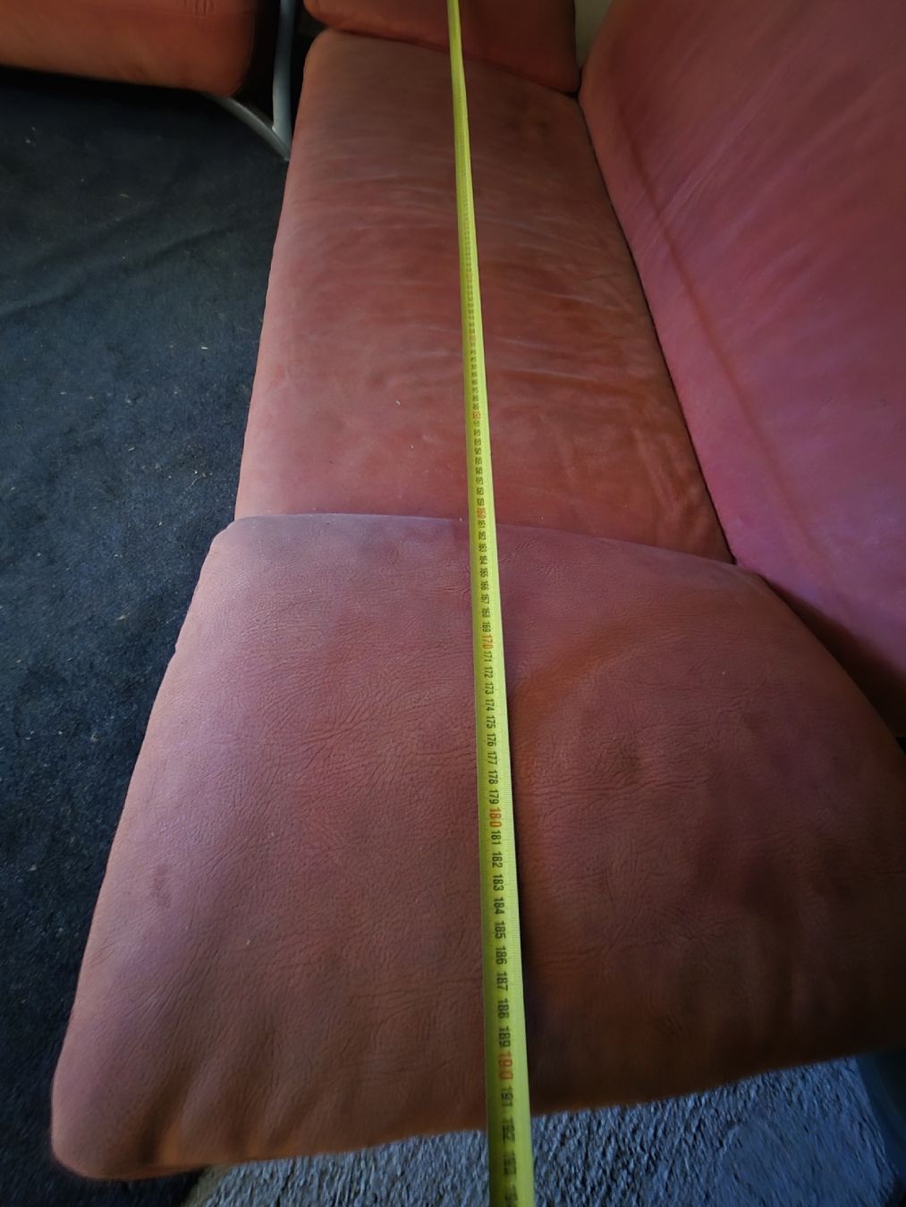 Sofas: Sofa rot mit Metallfüssen gebraucht – Gebraucht aus Grüningen von vomivom 7