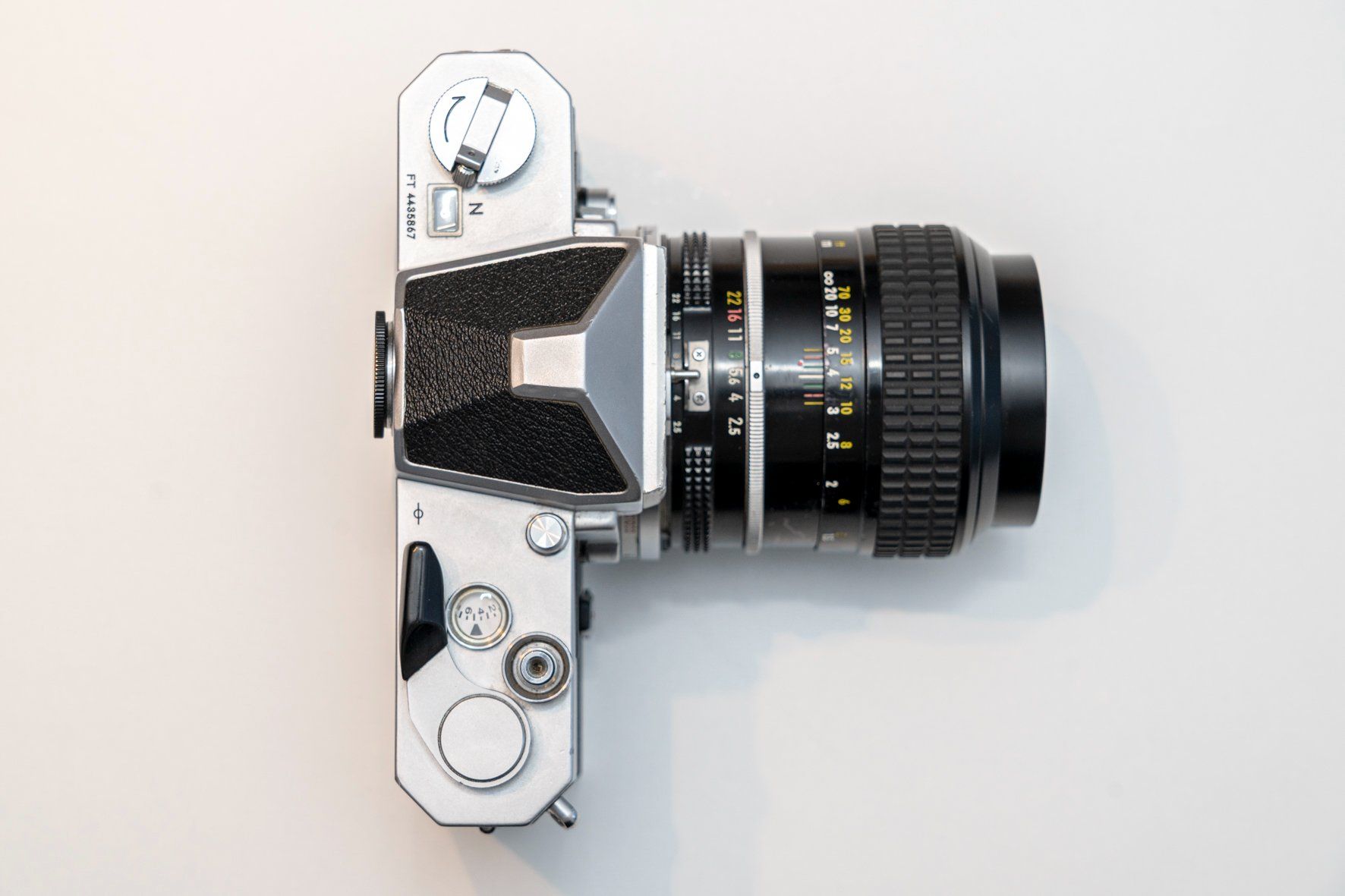 Nikkormat Kamera: Nikkormat + Nikkor 105mm 1:2.5 – Gebraucht aus Grandvaux von RGKeller 9