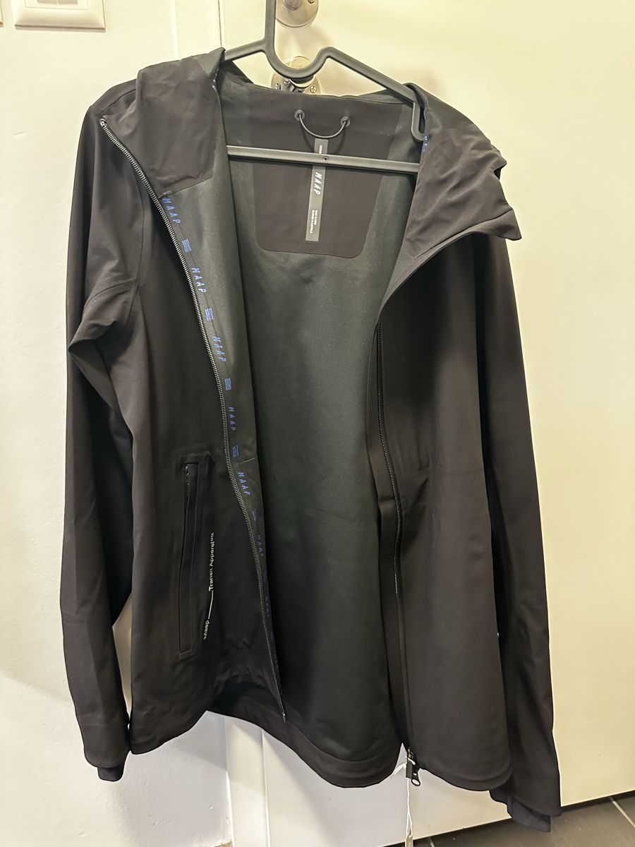 Vestes: MAAP Roam Jacket 2.0 – Neuf avec emballage d'origine à Carouge GE par cytoplan 1