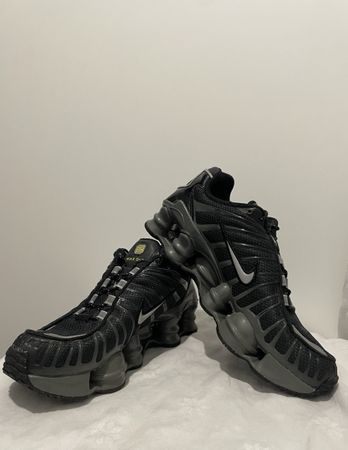 NIKE SHOX