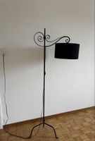 Stehlampe Metall schwarz mit Schirm guter Zustand