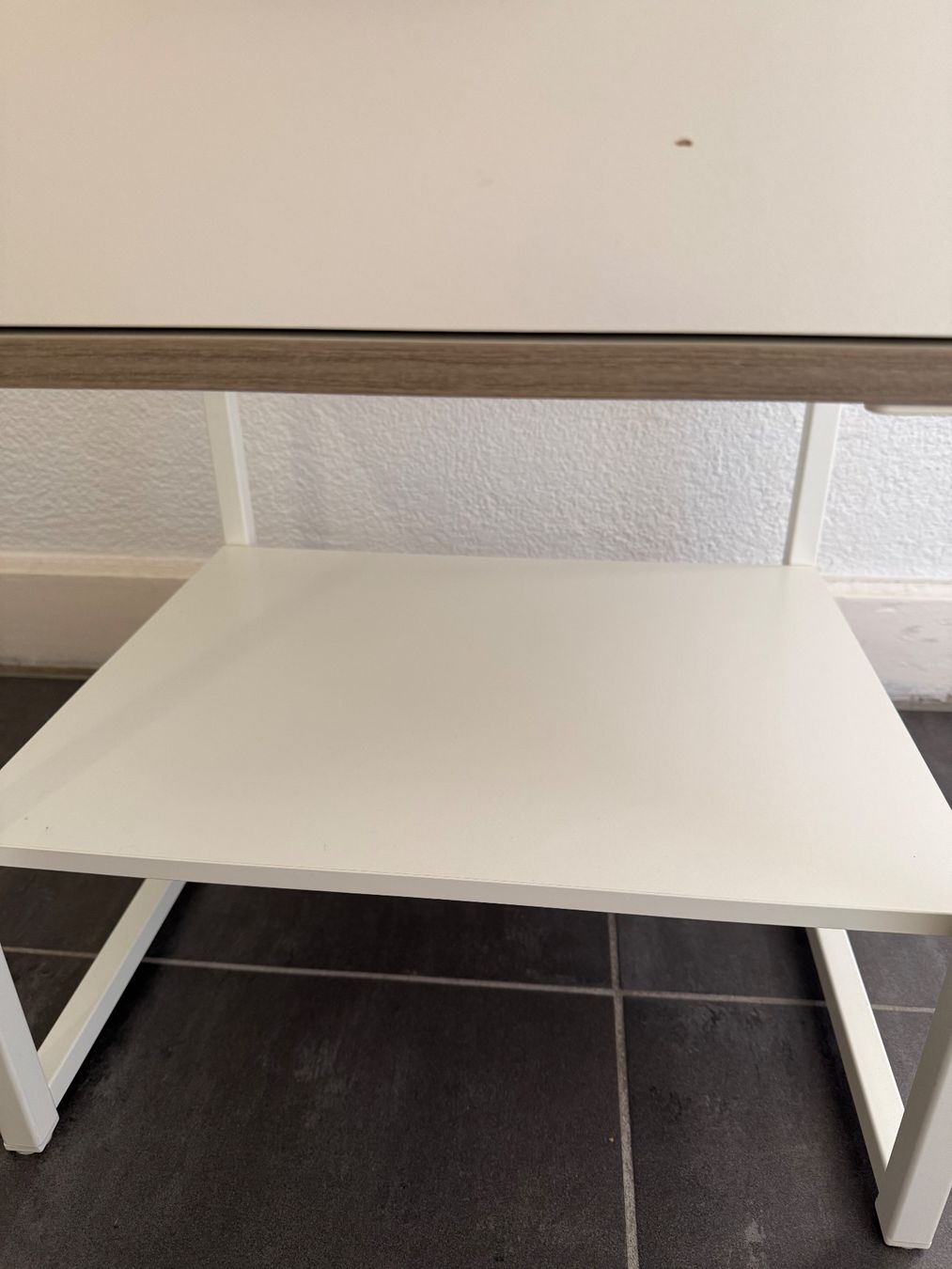 Comodini: Nachttisch mit geräumiger Lade + Ablagefläche – Usato da Zürich venduto da ame_r6dk 5