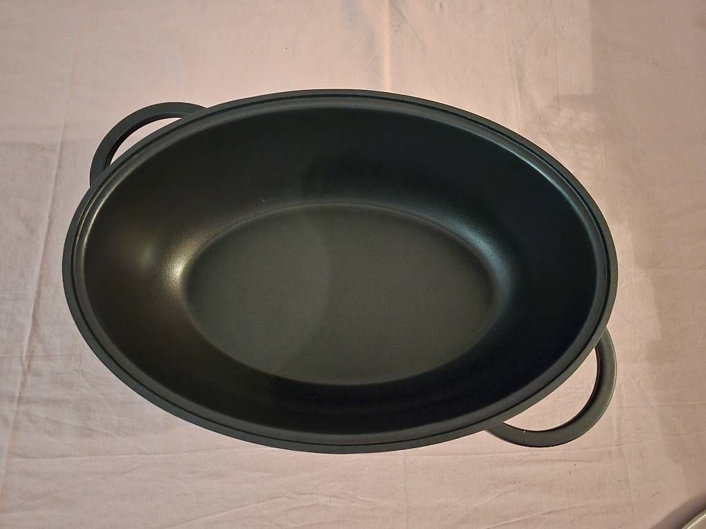 Poêles: Bräter schwarz oval mit Glasdeckel – D'occasion à Bätterkinden par far_f282 2