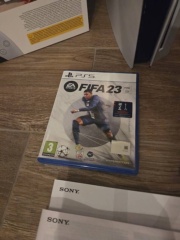 Sony Console: Sony PlayStation 5 Disc Edition  2 Controller + Zubehör – Usato da Hildisrieden venduto da Wydenhof1 1