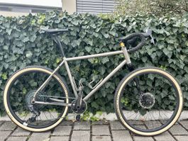 Custom Titanium Gravel Lefty suspension