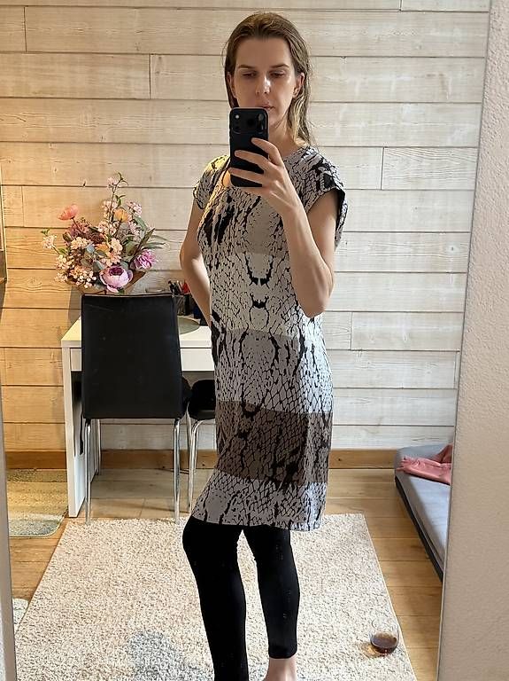 Kleider: Next perfect condition dress – Gebraucht aus Pully von vik_2mrb 1