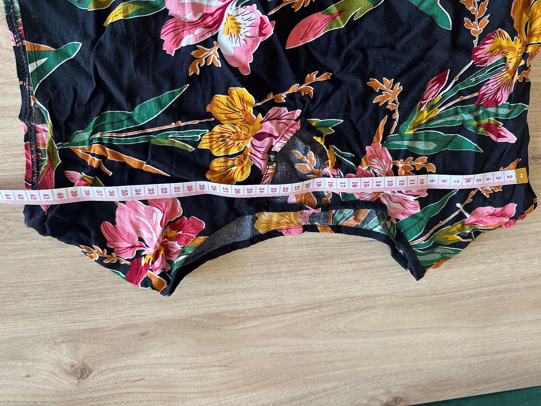 Asos Vestiti: Robe noire à motif fleuris – Usato da Lausanne venduto da sou_w9bl 2