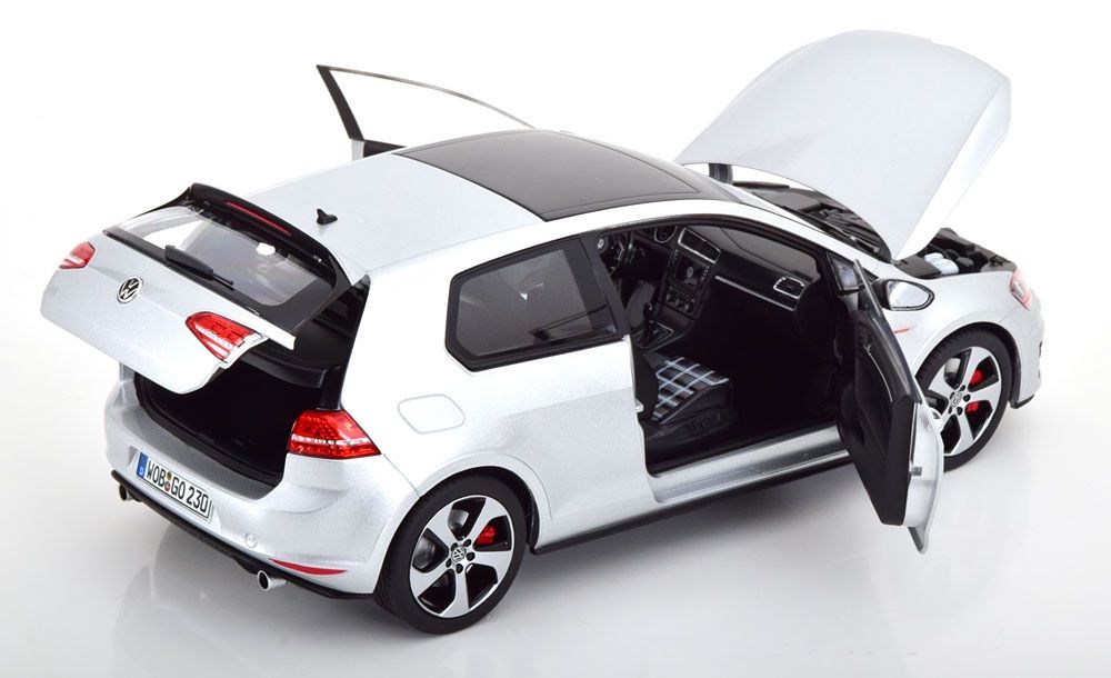 Volkswagen Modellini d'auto: VW GOLF 7 GTI 2013 SILBER 1:18 NOREV – Nuovo e nell'imballaggio originale da Suhr venduto da Moebelsiralfred 3