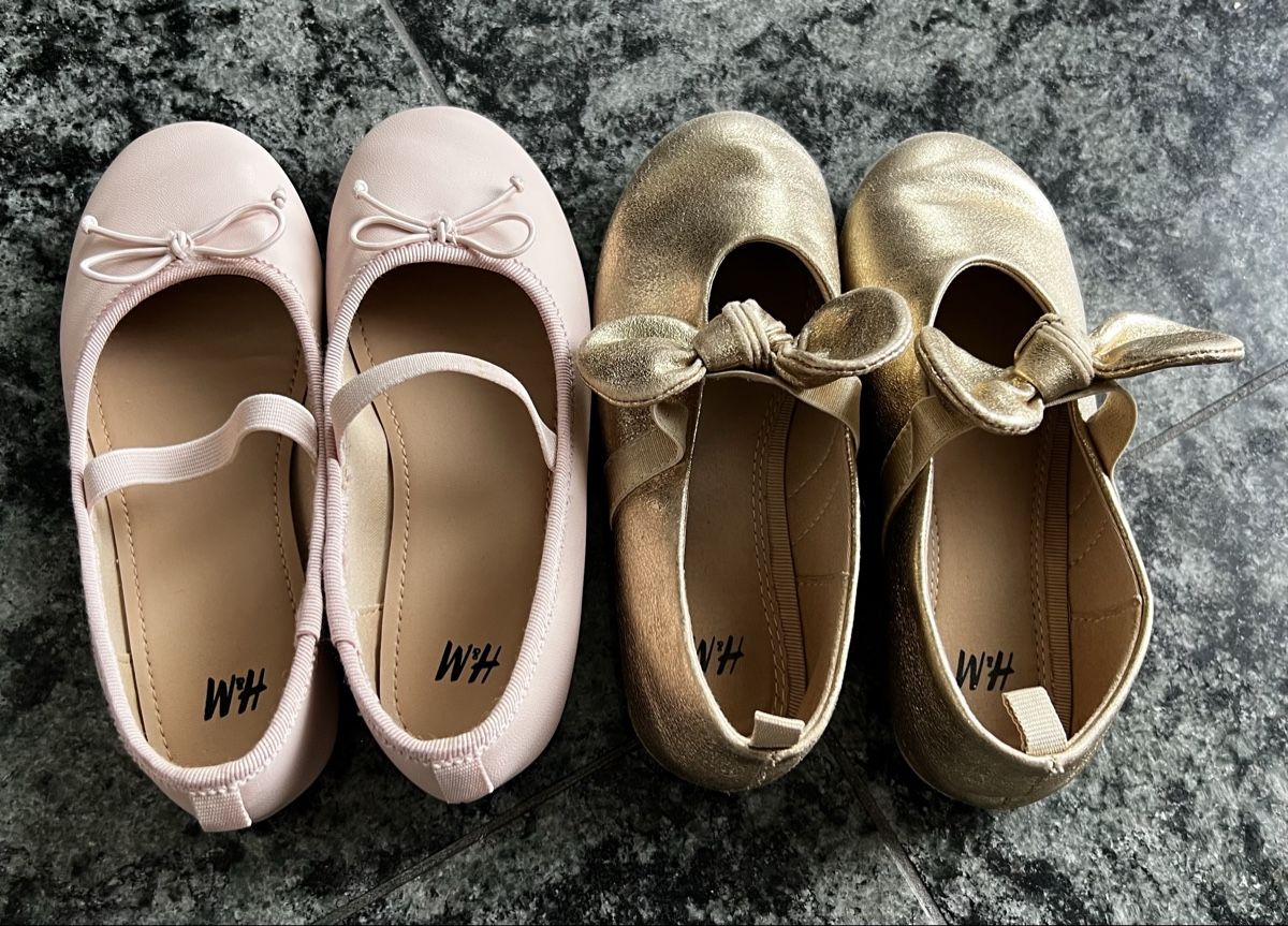 H&M Schuhe für Mädchen: 2 H&M Ballerinas Gr 28 – Gebraucht aus Zollikerberg von Huglina
