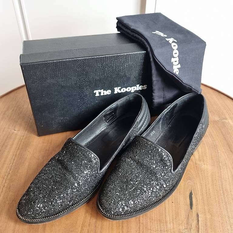 Chaussures femmes: The Kooples Slippers Gr.37 – D'occasion à Meikirch par amsel016