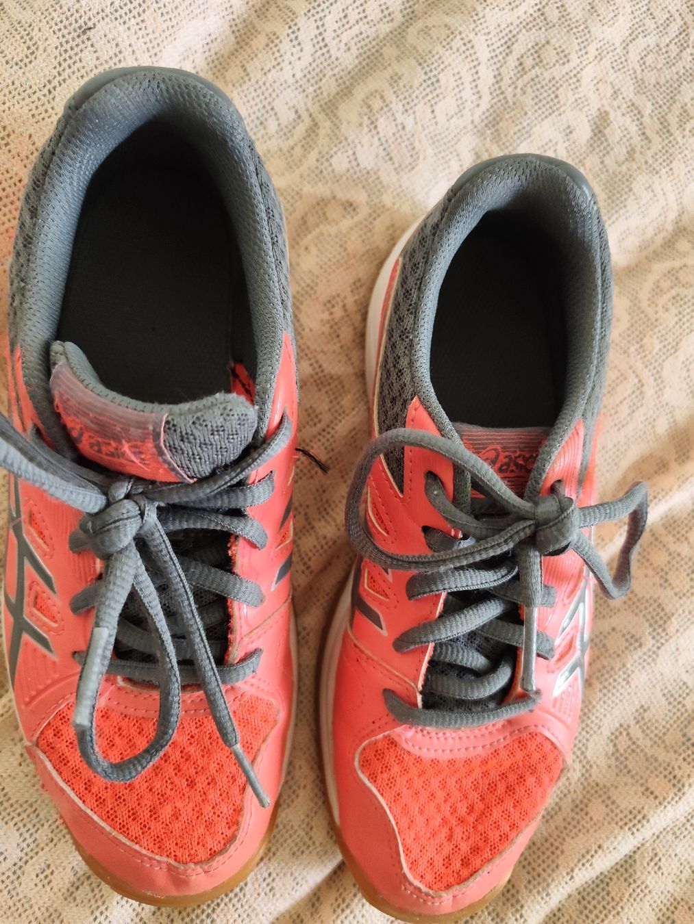 Asics Scarpe per ragazzi: Asics gr. 34.5 Hallenturnschuhe  – Usato da Muttenz venduto da Hermesvonthan 3