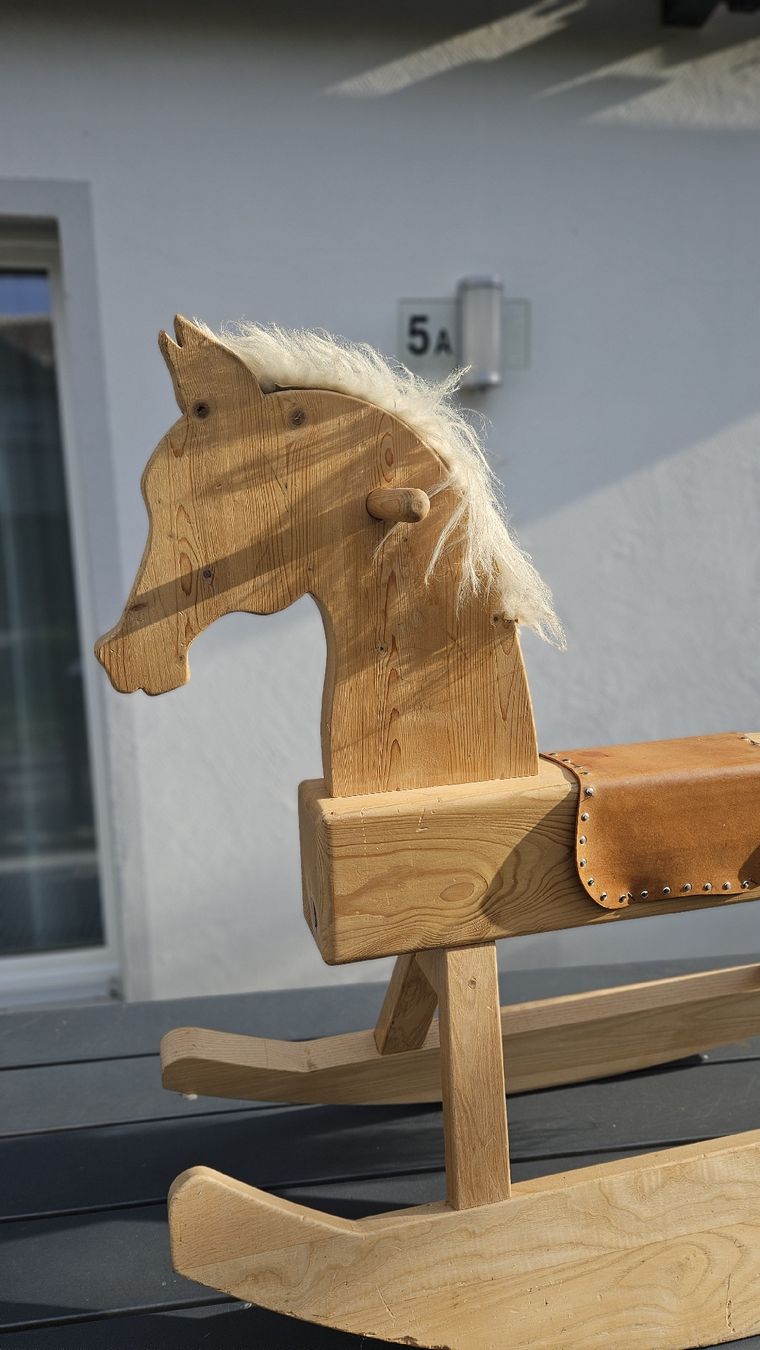 Giocattoli: Schaukelpferd aus Holz – Usato da Rudolfstetten venduto da Hoppel17 1