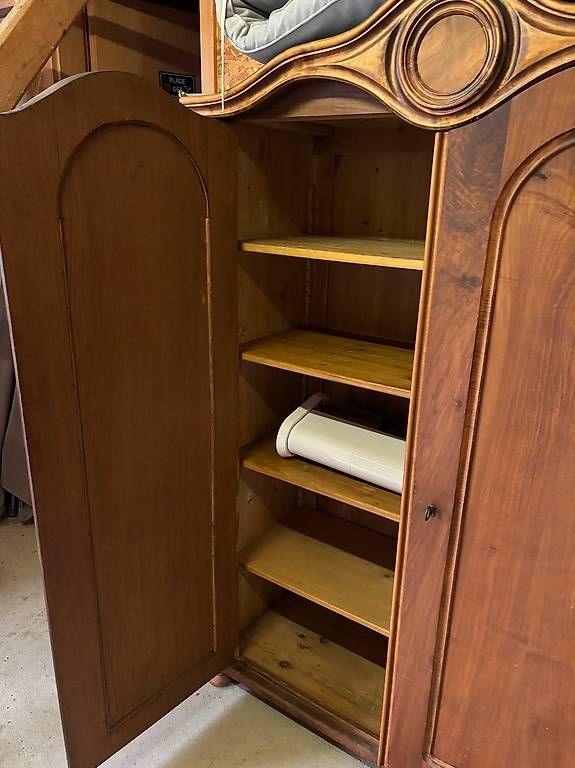 Armadi: Nussbau Schrank – Usato da Lustmühle venduto da cyrohner 1