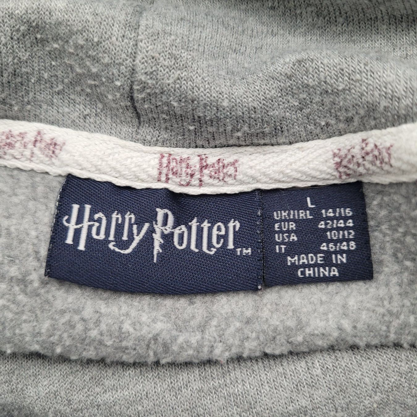Maglioni & Felpe: Langarm Pullover GR.L /Harry Potter Hogwarts Quidditch grau – Nuovo (secondo la descrizione) da SCHÜBELBACH venduto da CoKaHa 2