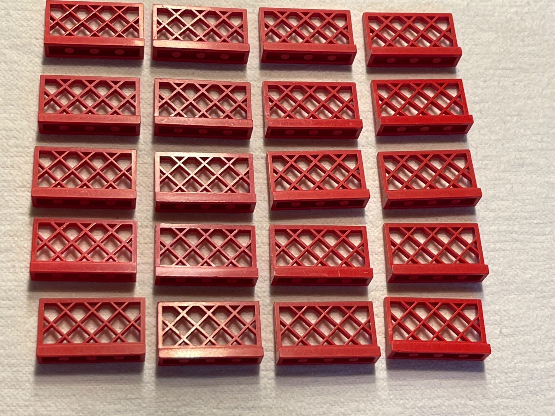 Lego Spielzeuge: Lego 20 Rote Zaun – Gebraucht aus Gelterkinden von cobra0110