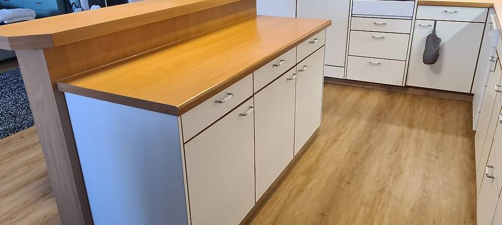 Cuisines complètes: Einbauküche L-Form  – D'occasion à Mägenwil par arnyek 2