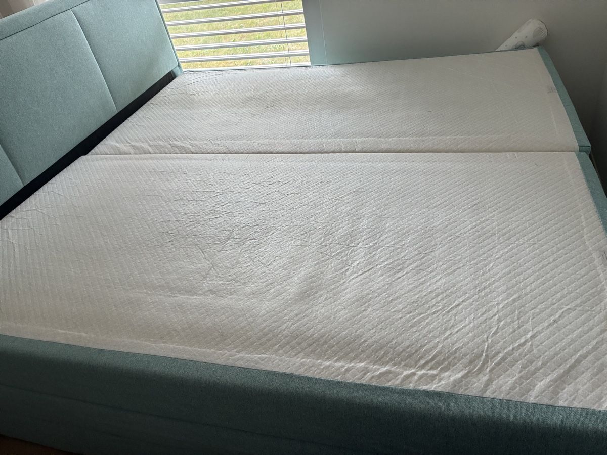 Betten: Boxspringbett Türkis 200x200 cm – Gebraucht aus Saland von Francyherrera 1