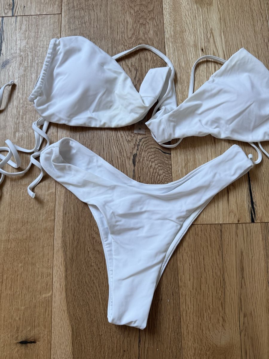 Badekleider & Bikinis: Bikini weiss Grösse S/M  – Gebraucht aus Hüttwilen von sar_8gj7