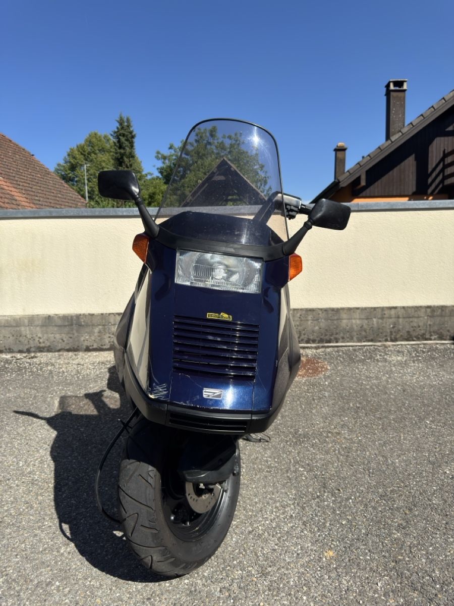 Honda Scooter: Honda Helix CN250 (Sofaroller) – Usato da Rickenbach SO venduto da YvonneA02
