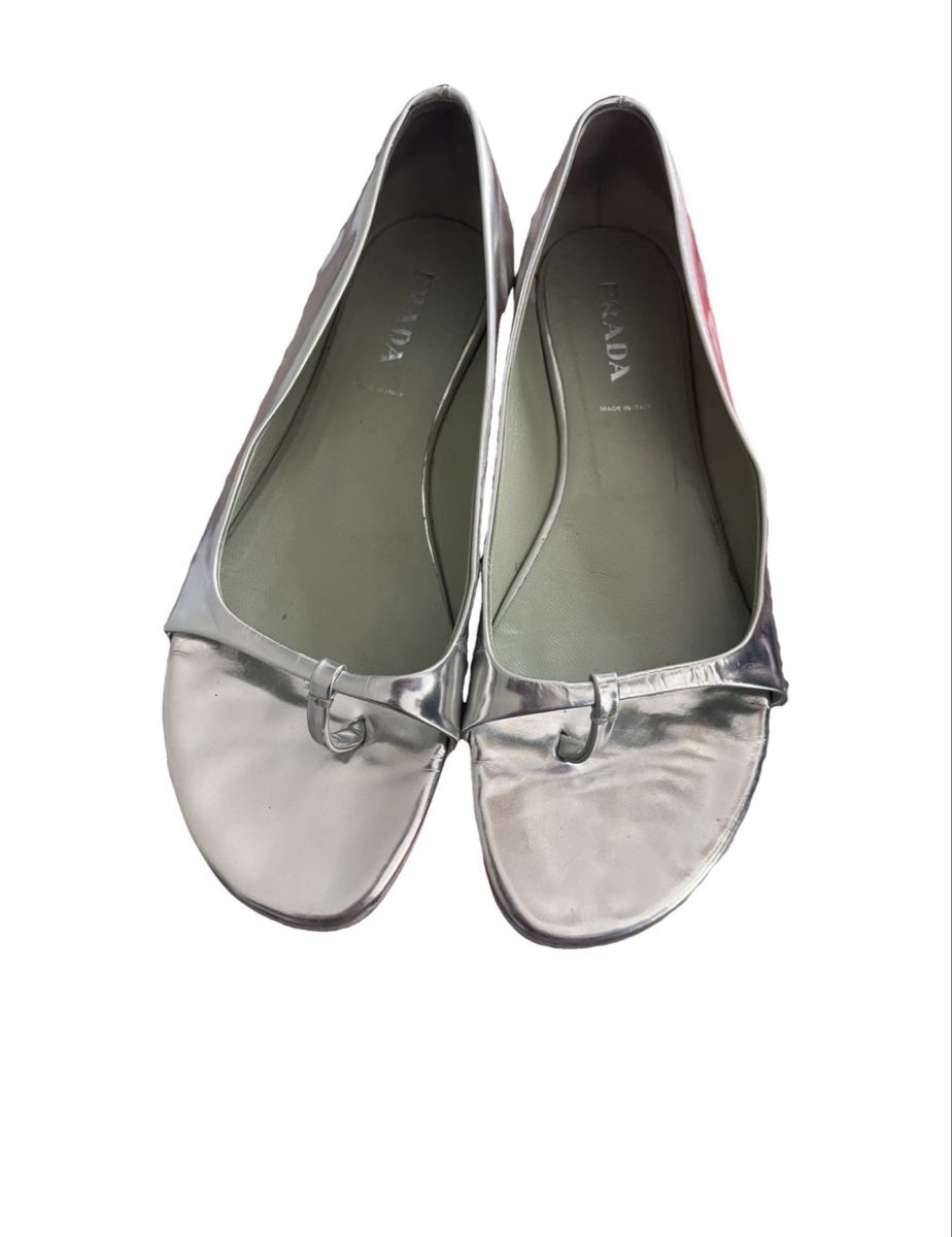 Prada Damenschuhe: Prada Ballerinas Silber Grösse 38 gebraucht – Neu (gemäss Beschreibung) aus Kilchberg ZH von jewlzsister 1