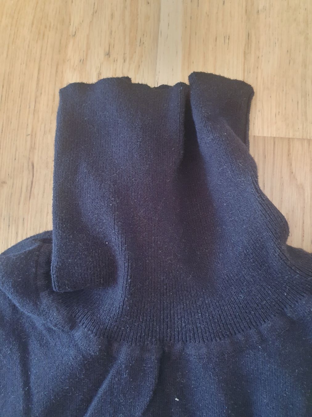 Maglioni & Felpe: Pier One Herren Rollkragenpullover, marineblau, M, – Usato da Moosseedorf venduto da Sonnenschein.. 4