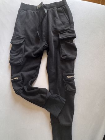 Pantalon cargo noir, taille 152/158 idéal pour l'automne!