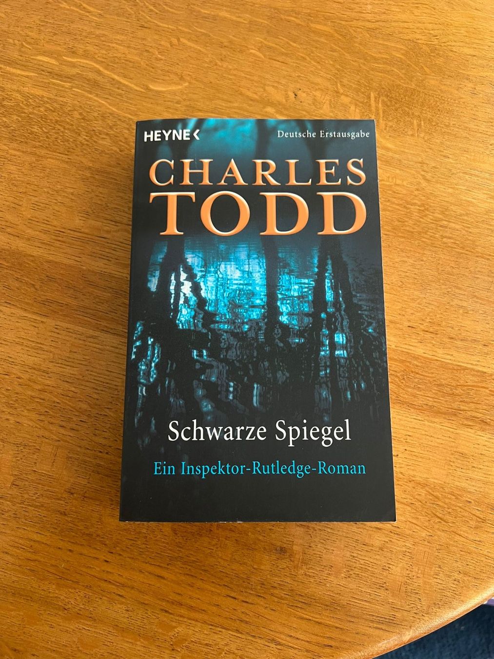 Libri: Charles Todd - Schwarze Spiegel – Nuovo (secondo la descrizione) da Hettlingen venduto da lou_c27x