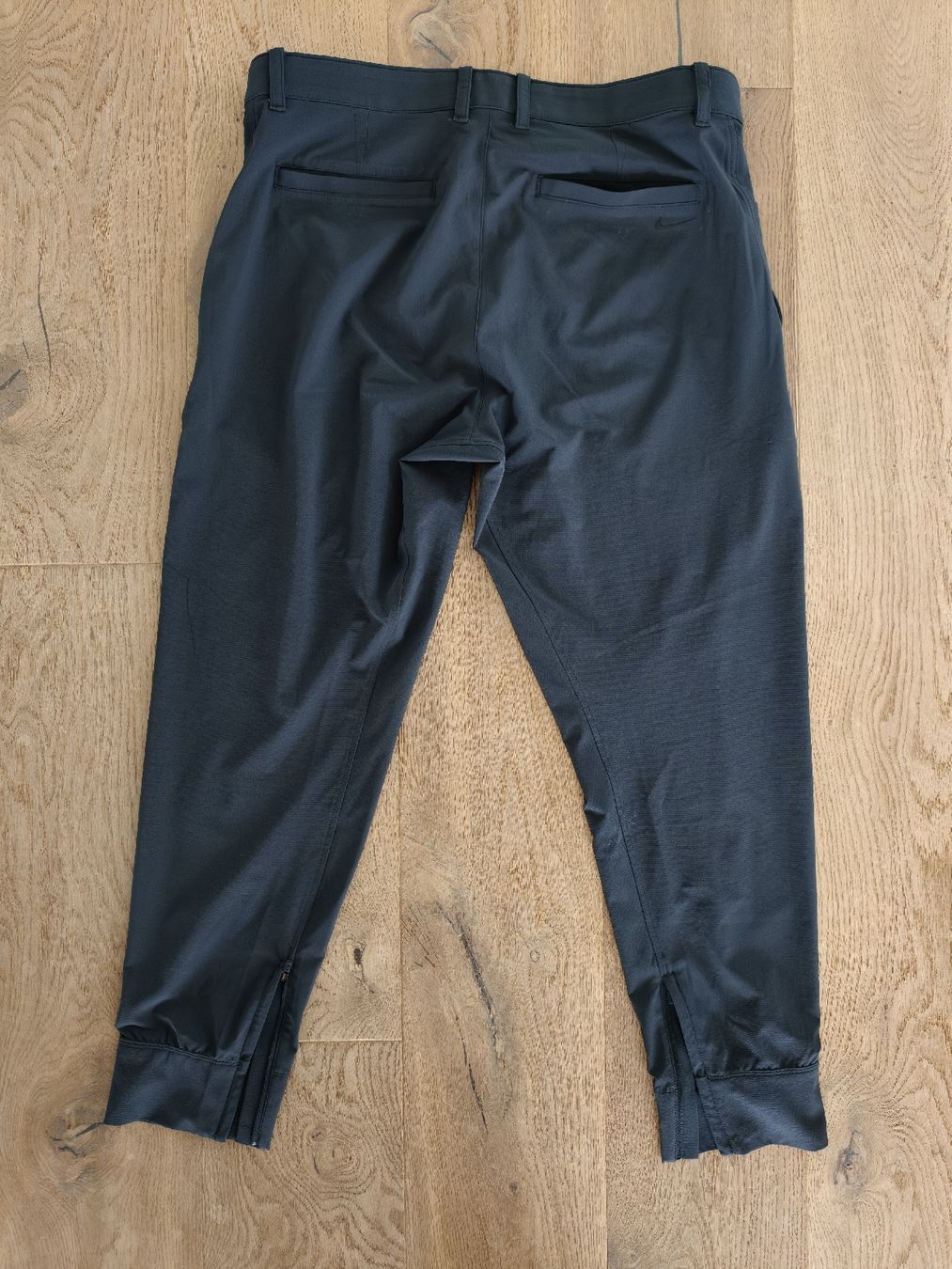 Nike Pantaloni: Nike Tour Repel Jogger Pants 34 – Usato da Bachenbülach venduto da Food4Thought 1