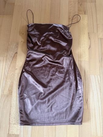 Robe brune de soirée