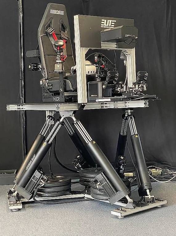 Jeux: Motion Simulator. Fly&Drive possible – D'occasion à Küsnacht ZH par CRev 2