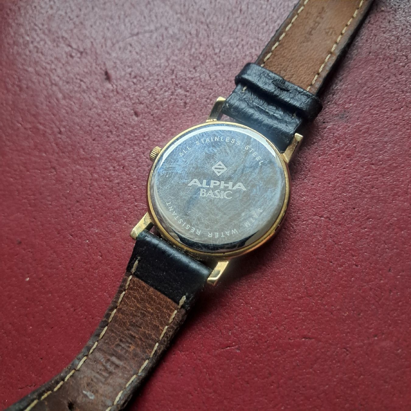 Montres: Armbanduhr Alpha Basic goldfarben Lederband gebraucht – D'occasion à Dietikon par una_y6wy 3