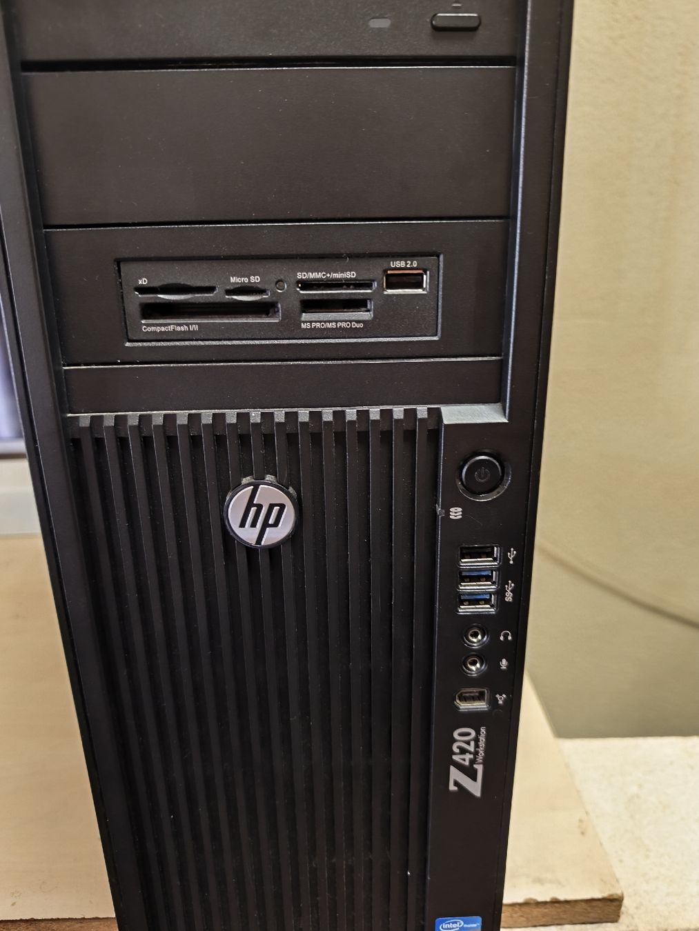 Hewlett Packard PC: Hp Z 420 – Usato da Burgdorf venduto da weggu.666 4