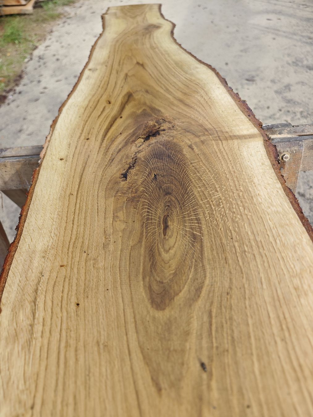 Articoli in legno: E2 Eichenbrett massiv 30 mm – Luftgetrocknet – Nuovo (secondo la descrizione) da Brittnau venduto da Toebiholz 1
