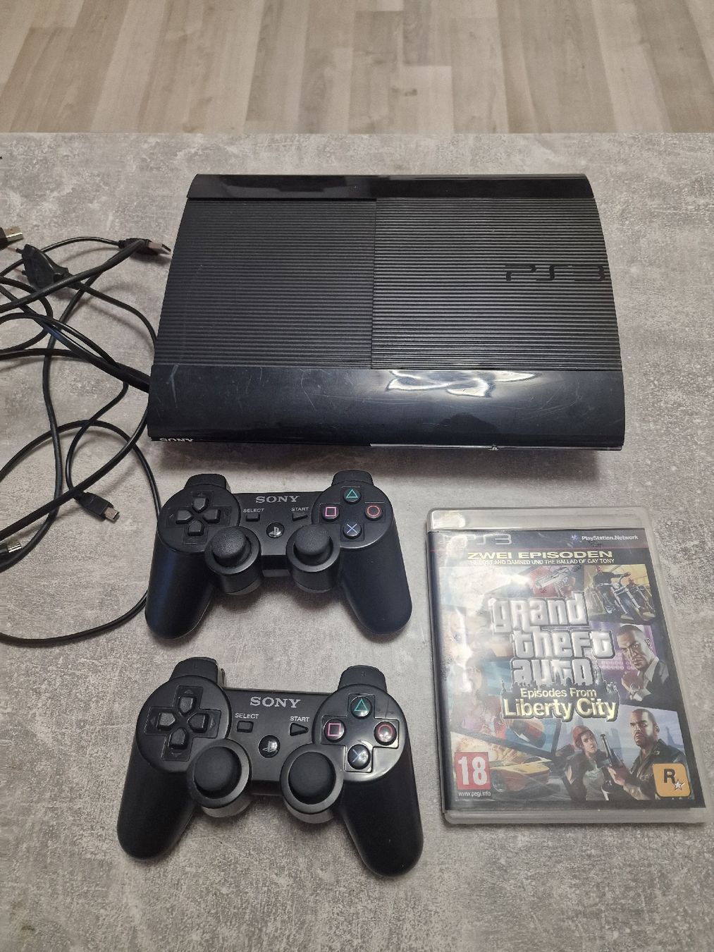 Sony Console: Sony Playstation 3 PS3 Konsole mit Controller guter Zustand – Usato da Herzogenbuchsee venduto da ioa_zcm6