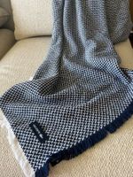 Lacoste Wohndecke Tagesdecke blau/weiss Fransen