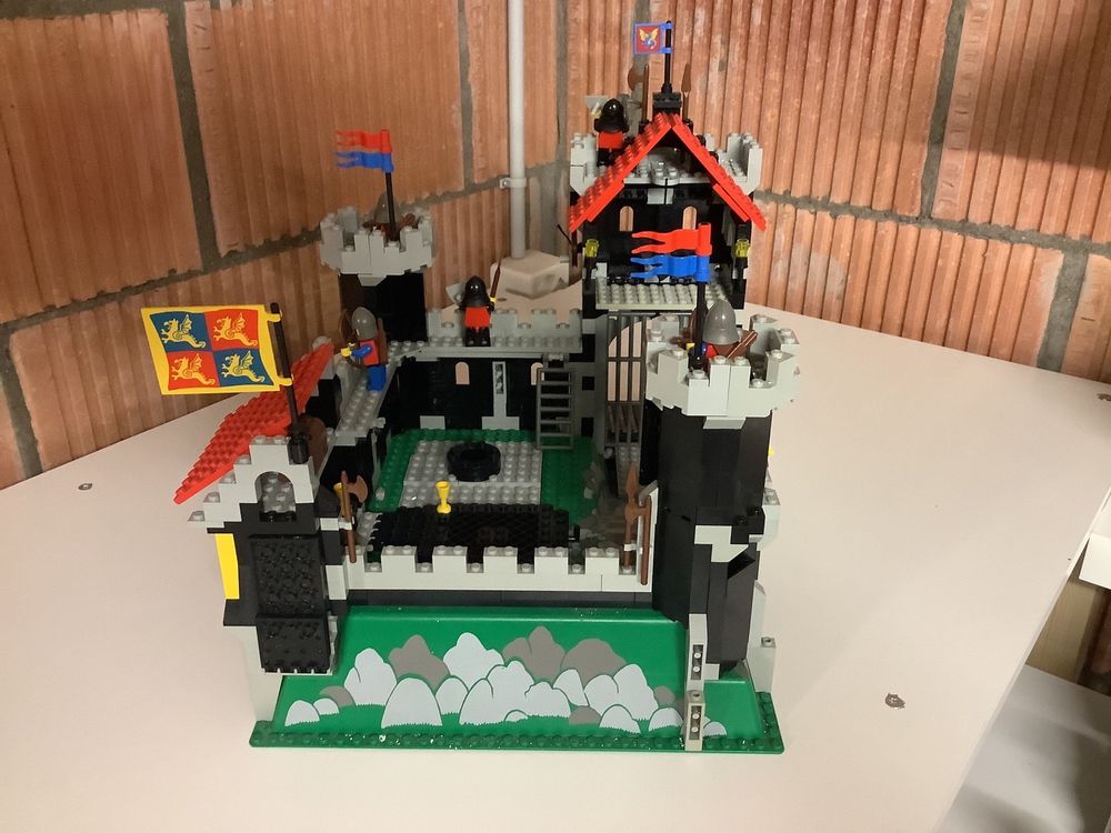 Lego Ritterburg 6086 komplett (Gebraucht) in Weinfelden für CHF 205 ...