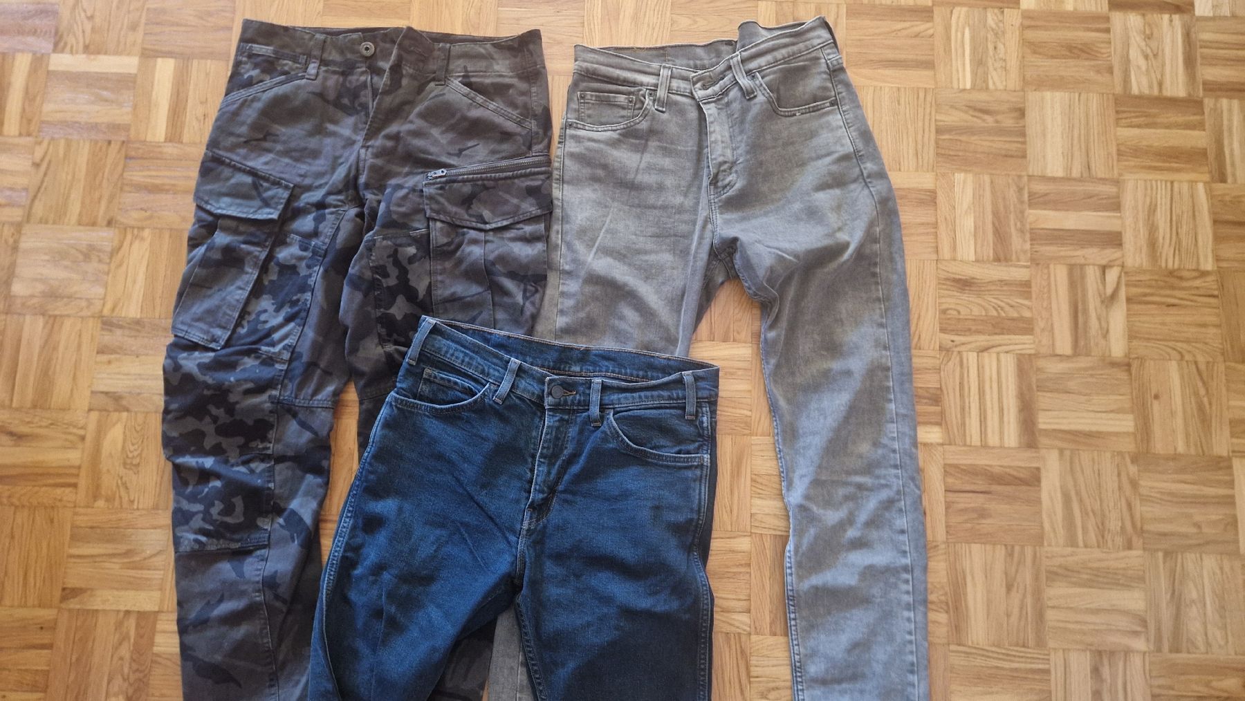 Jeans: 3 pantalons taille 30 – Usato da Tolochenaz venduto da Romadom 1