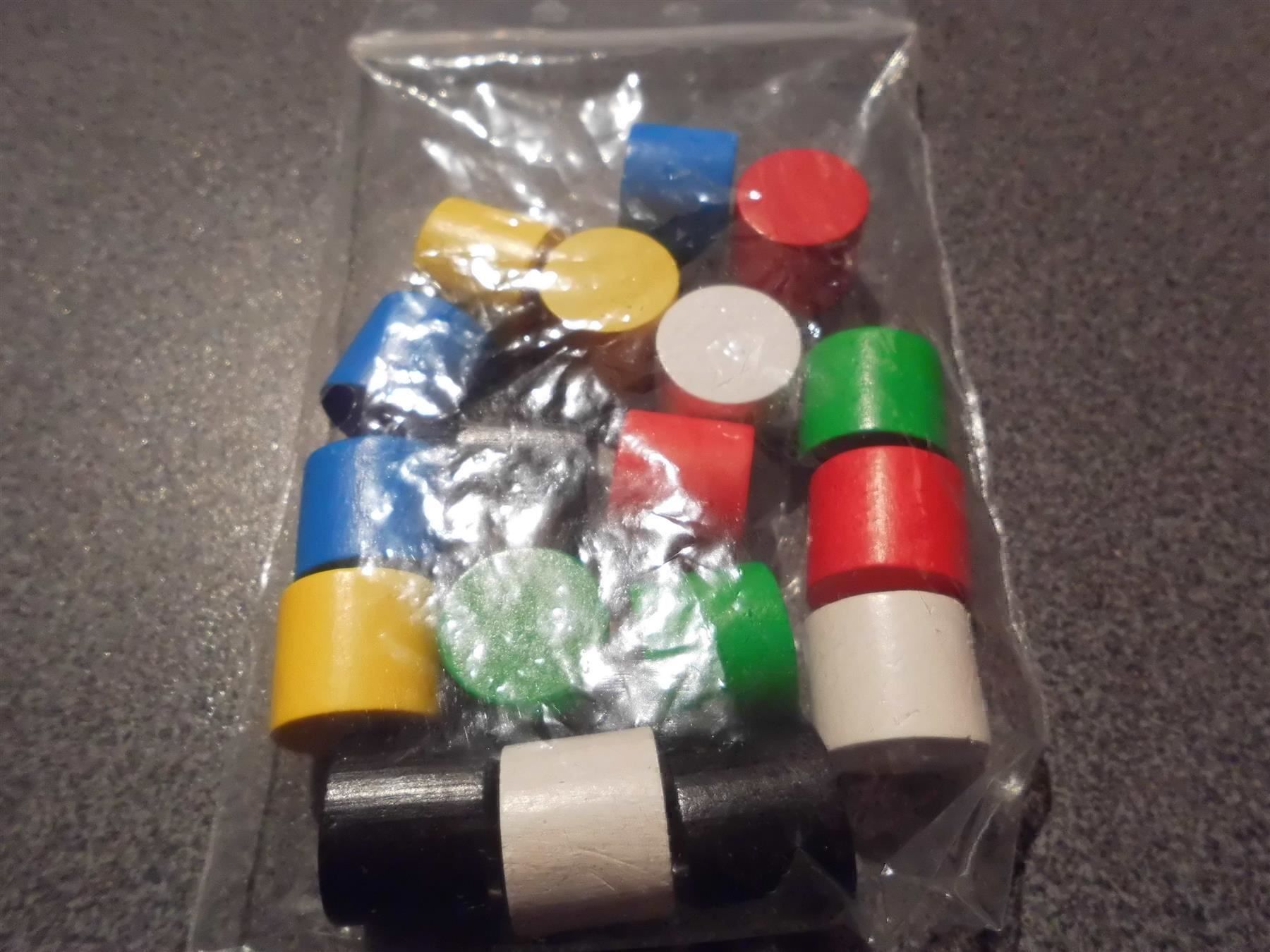 Spiele: Spielsteine farbig – Neu und originalverpackt aus Zürich von Motzkuh