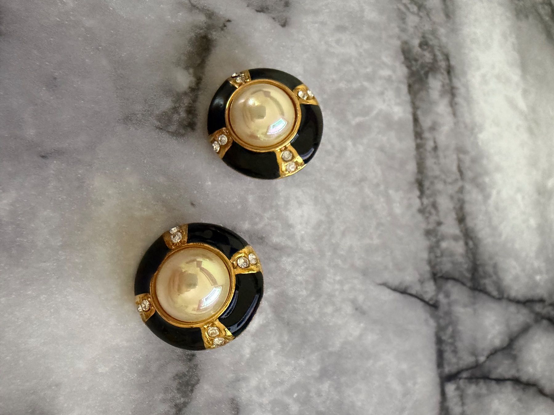 Ohrringe & -stecker: Vintage pearl earrings – Gebraucht aus Zürich von ghe_k58z