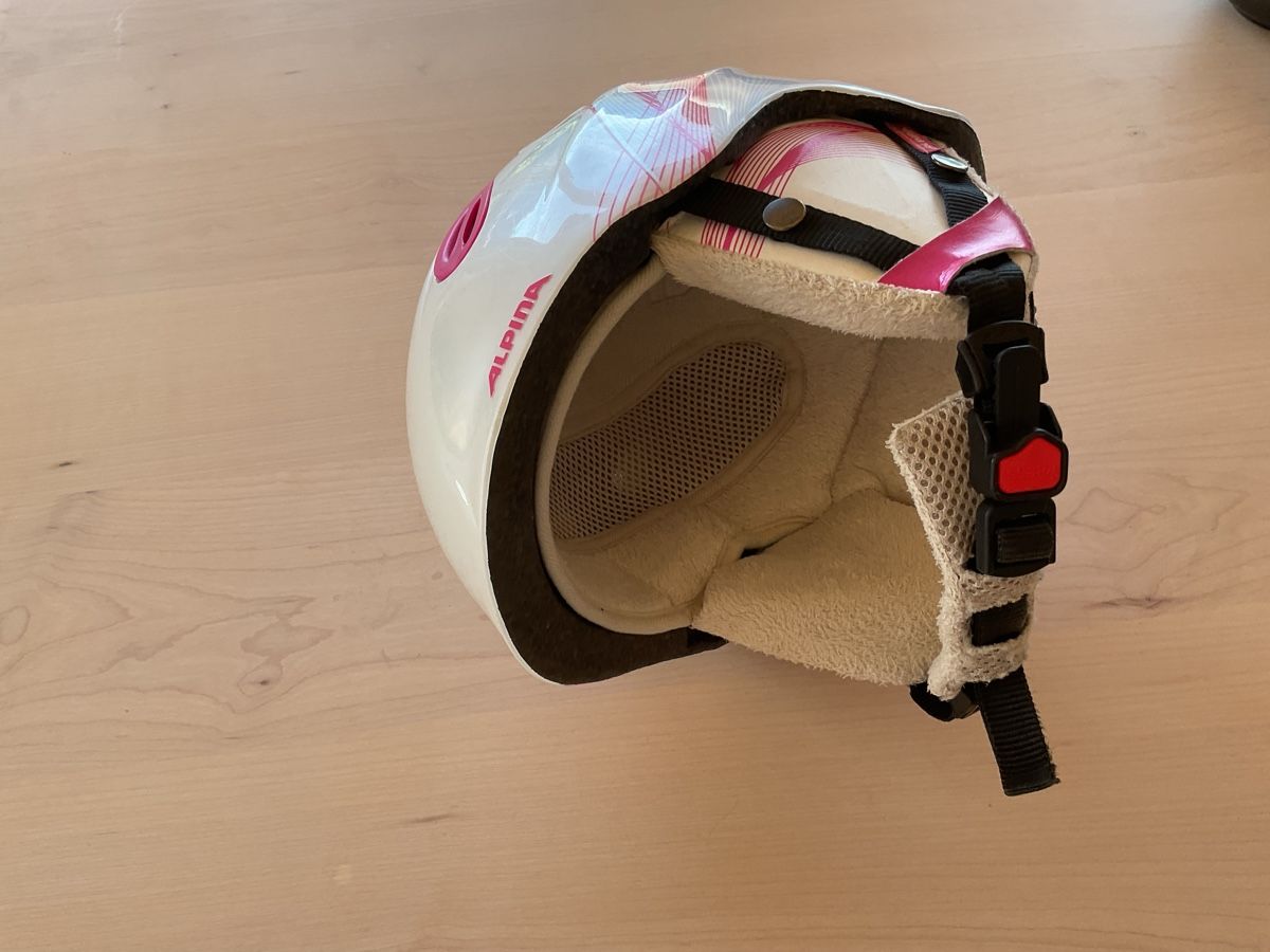 Alpina Helme: Alpina Skihelm – Gebraucht aus Rickenbach SZ von Gambit_1 1