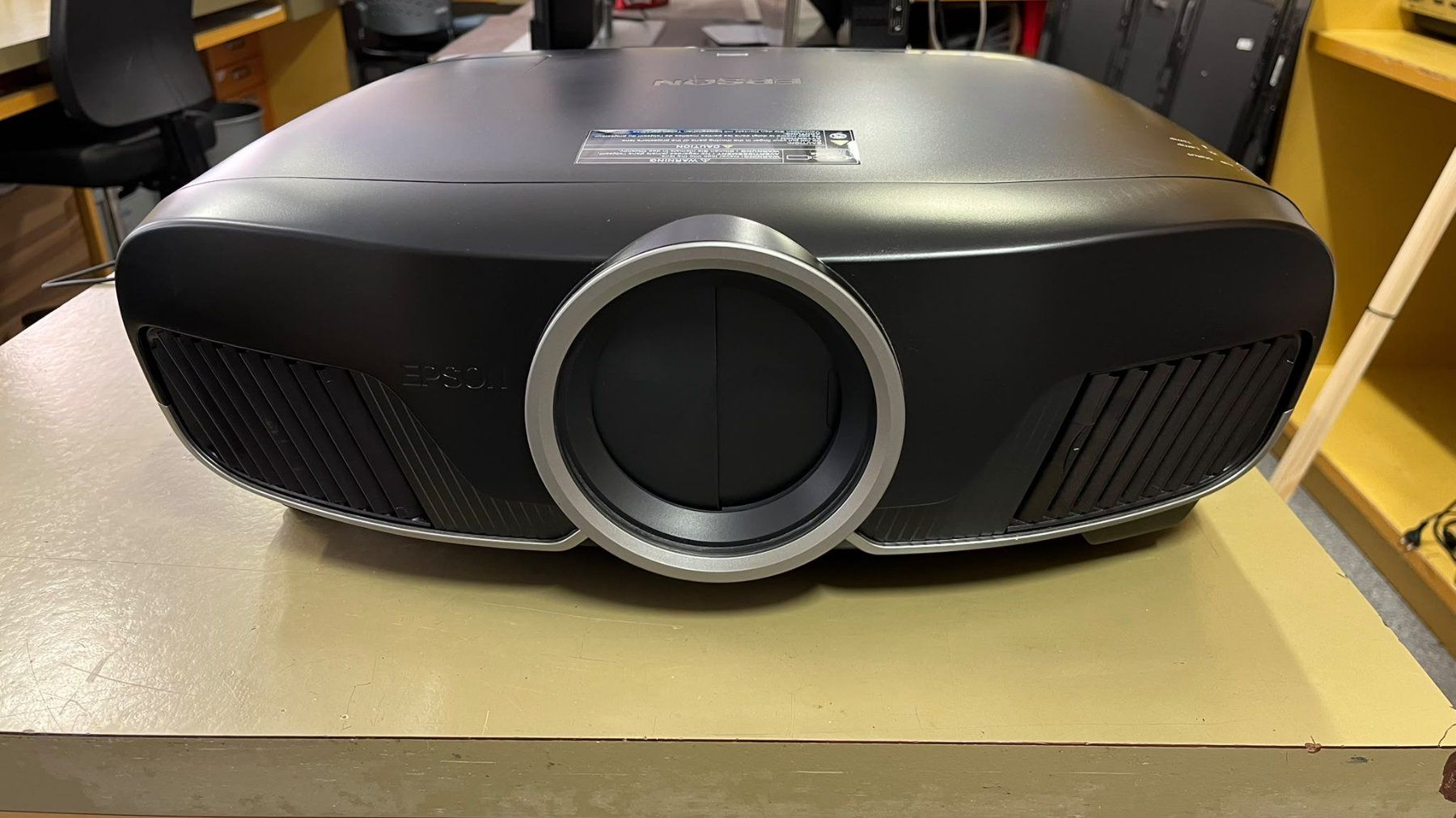Epson Videoprojektoren: EPSON EH-TW9400 Beamer – Gebraucht aus Lachen SZ von fma8852
