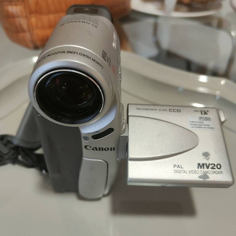 Videocamere: Canon mv20i miniDV Camcorder  – Usato da Losone venduto da mar_n5ds 4