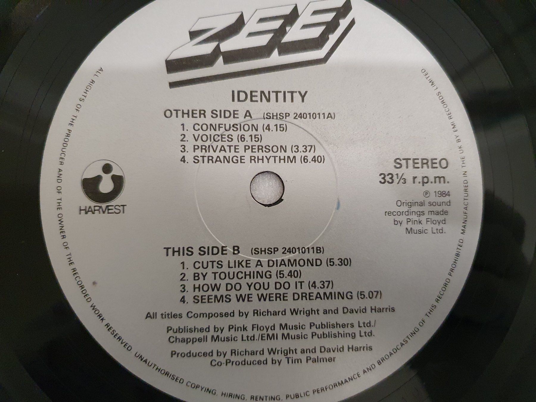 Dischi in vinile: Zee – Identity – Usato da Uster venduto da Vinyl-Leidenschaft 5