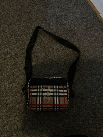Umhängetasche Burberry kariert mit Logo 