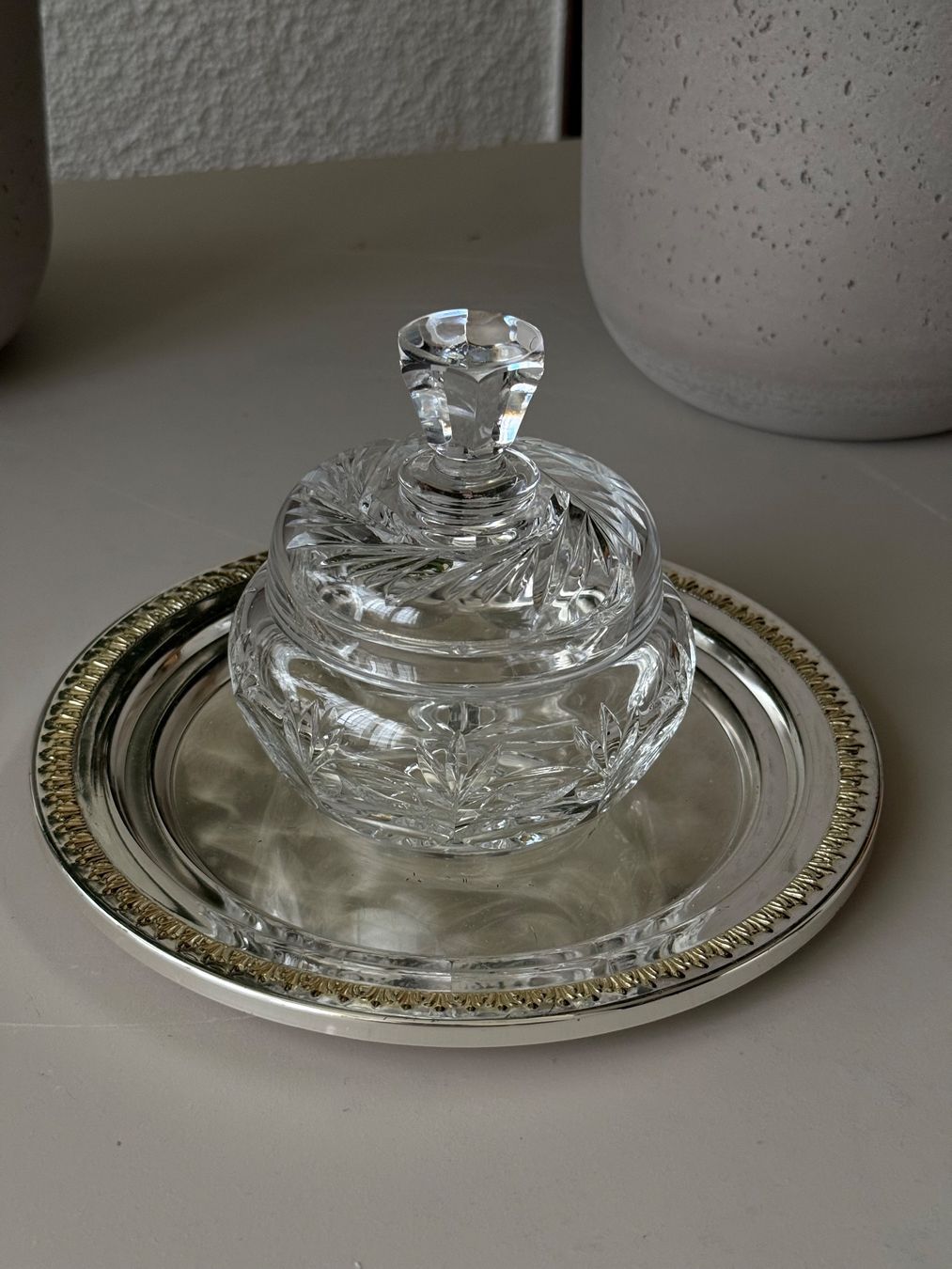 Contenitori & Simili: Vintage Cut Crystal Lidded Jar – Usato da Clarens venduto da vat_2x6j 1