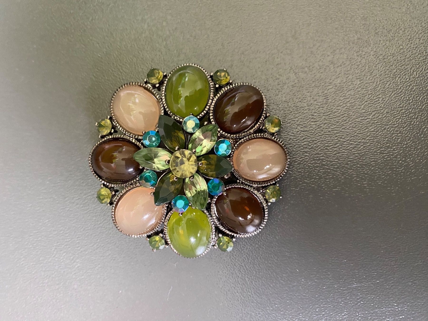 Broches & Aiguilles: Wunderschöne Brosche – D'occasion à Hittnau par Birdie68