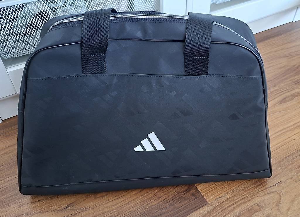 Borse: Adidas Sporttasche – Usato da Leimbach AG venduto da Shop4AllCH 2