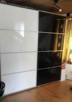 Kleiderschrank