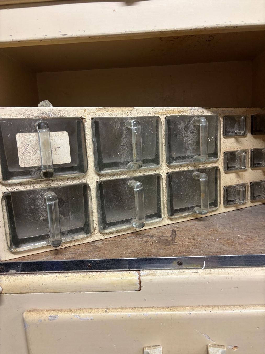 Credenze: Vintage Küchenbuffet – Usato da Wädenswil venduto da csc_c7c5 3