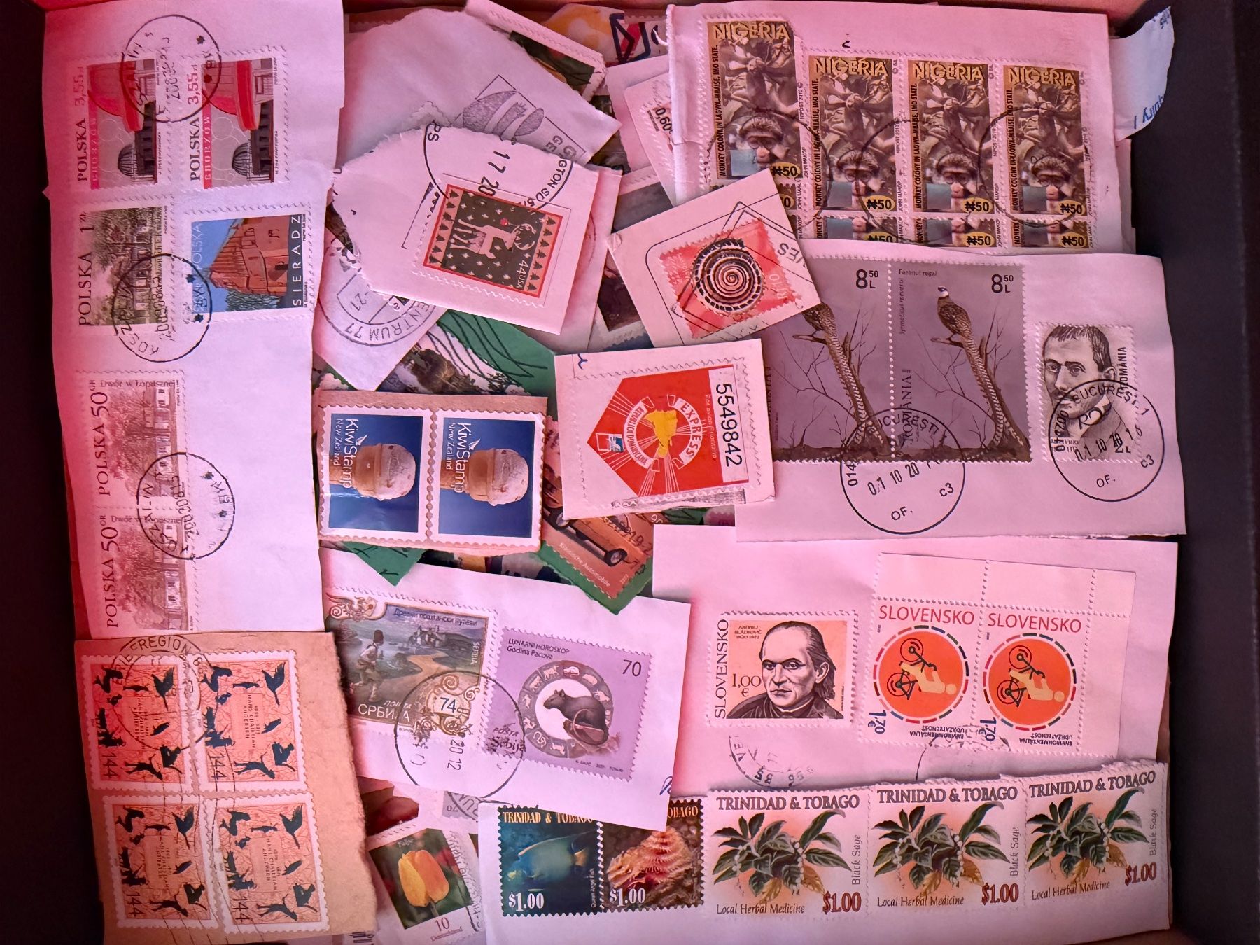 Tutti i francobolli: Briefmarkensammlung weltweit 0.7 Kilo – Usato da Affoltern am Albis venduto da jonas1009 1